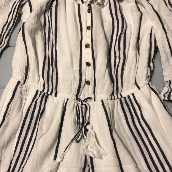 Off the shoulder navy and white romper - Picture 4 of 6